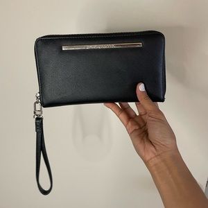 Black Steve Madden Wrislet
